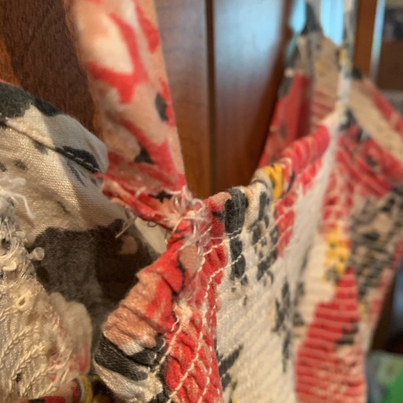 Adorable floral dress/shirt with pockets - Picture 9 of 14